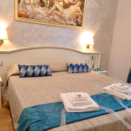 Domus Via Veneto Bed & Breakfast Рим Екстериор снимка