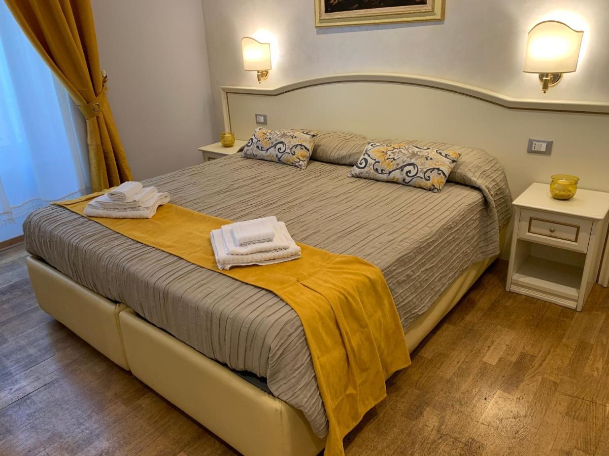 Domus Via Veneto Bed & Breakfast Рим Екстериор снимка