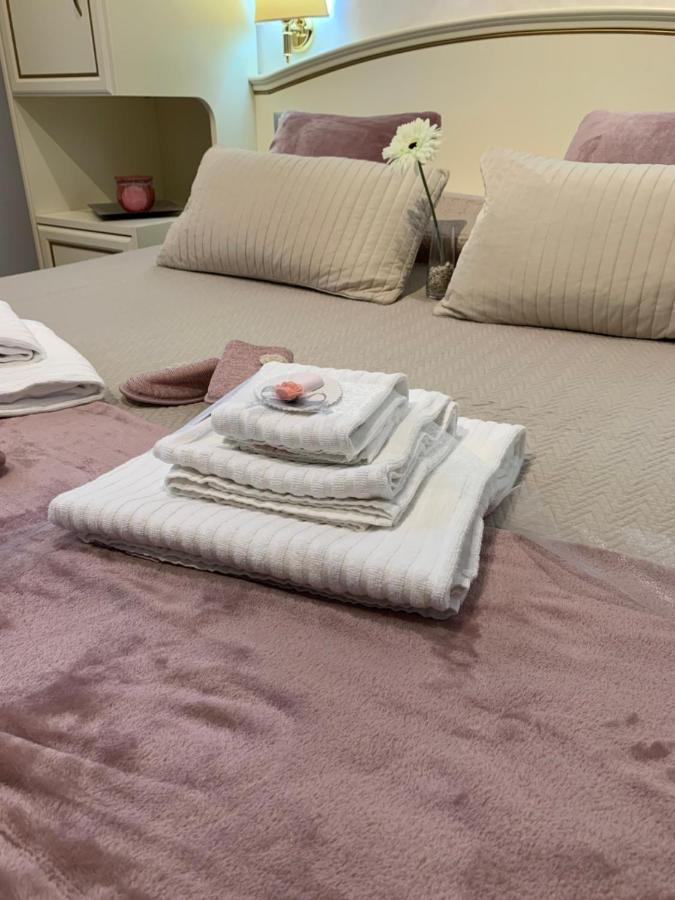 Domus Via Veneto Bed & Breakfast Рим Екстериор снимка
