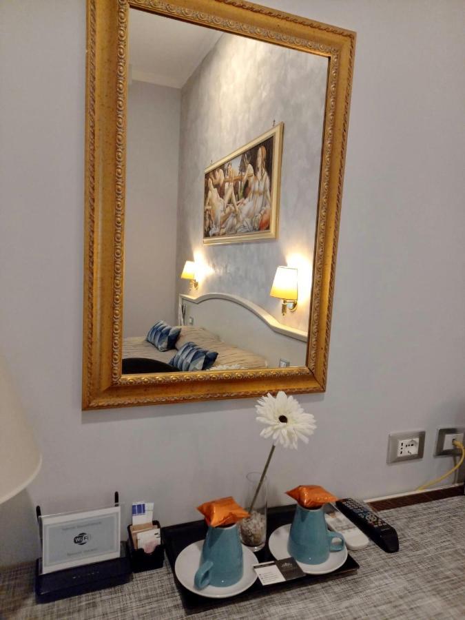 Domus Via Veneto Bed & Breakfast Рим Екстериор снимка