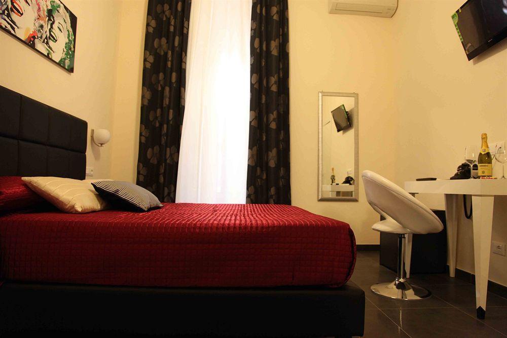 Domus Via Veneto Bed & Breakfast Рим Екстериор снимка
