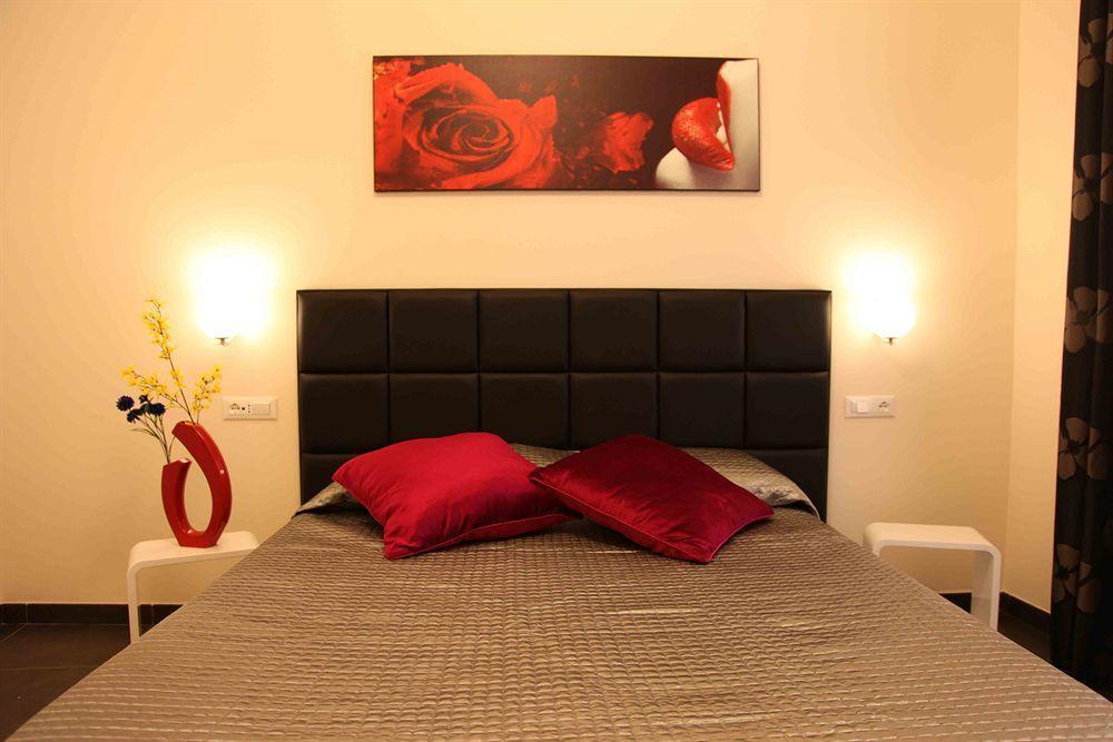 Domus Via Veneto Bed & Breakfast Рим Екстериор снимка