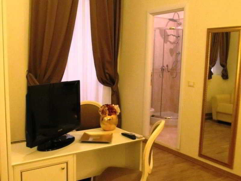 Domus Via Veneto Bed & Breakfast Рим Екстериор снимка