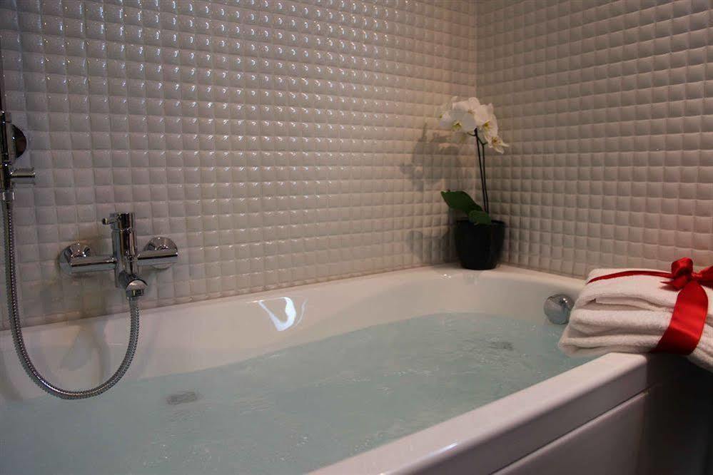Domus Via Veneto Bed & Breakfast Рим Екстериор снимка