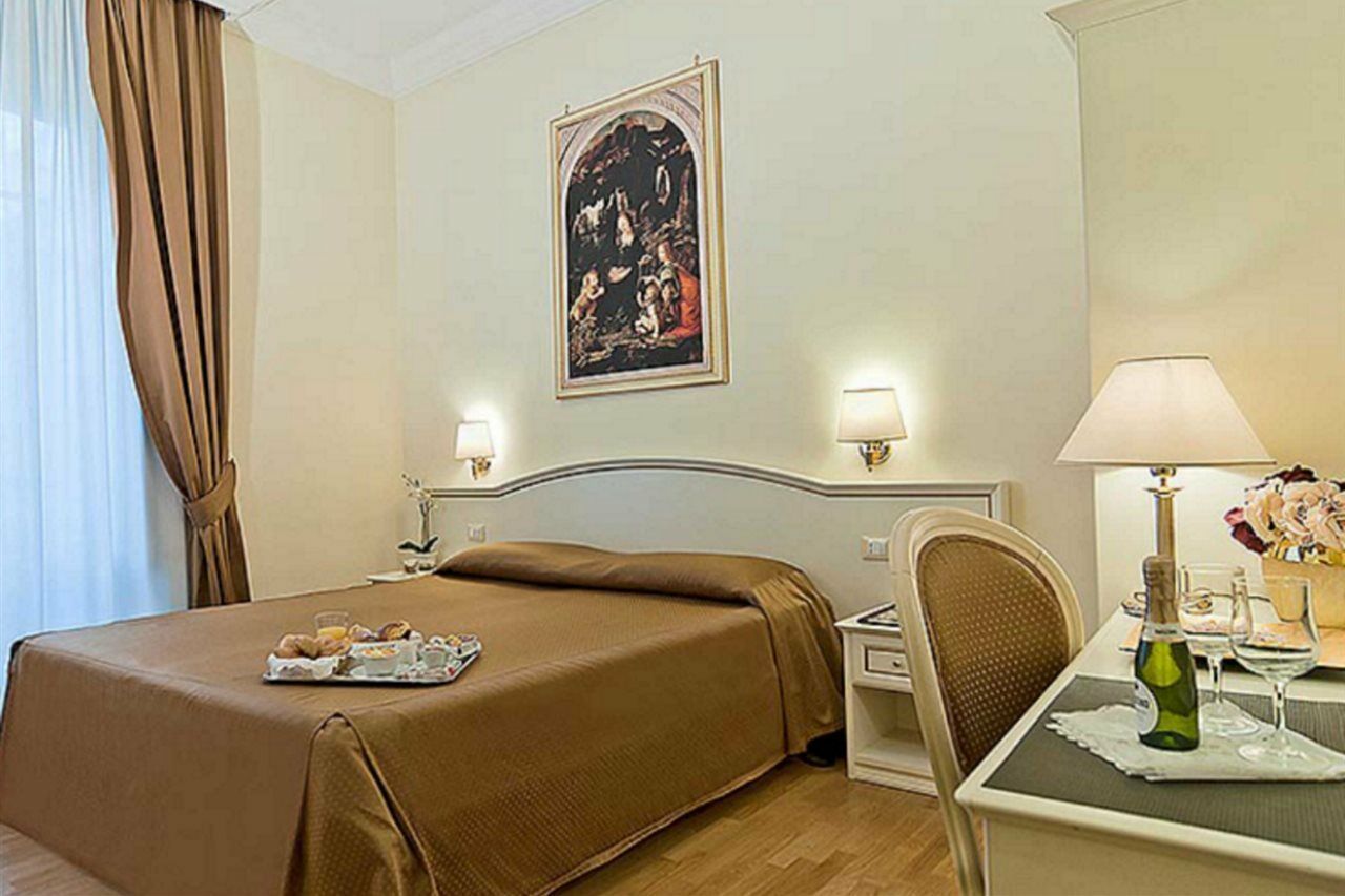 Domus Via Veneto Bed & Breakfast Рим Екстериор снимка