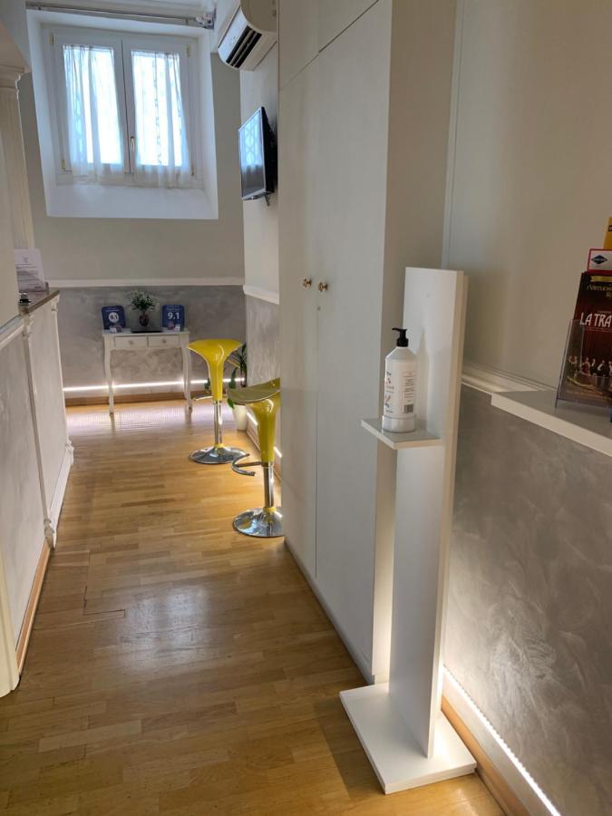 Domus Via Veneto Bed & Breakfast Рим Екстериор снимка